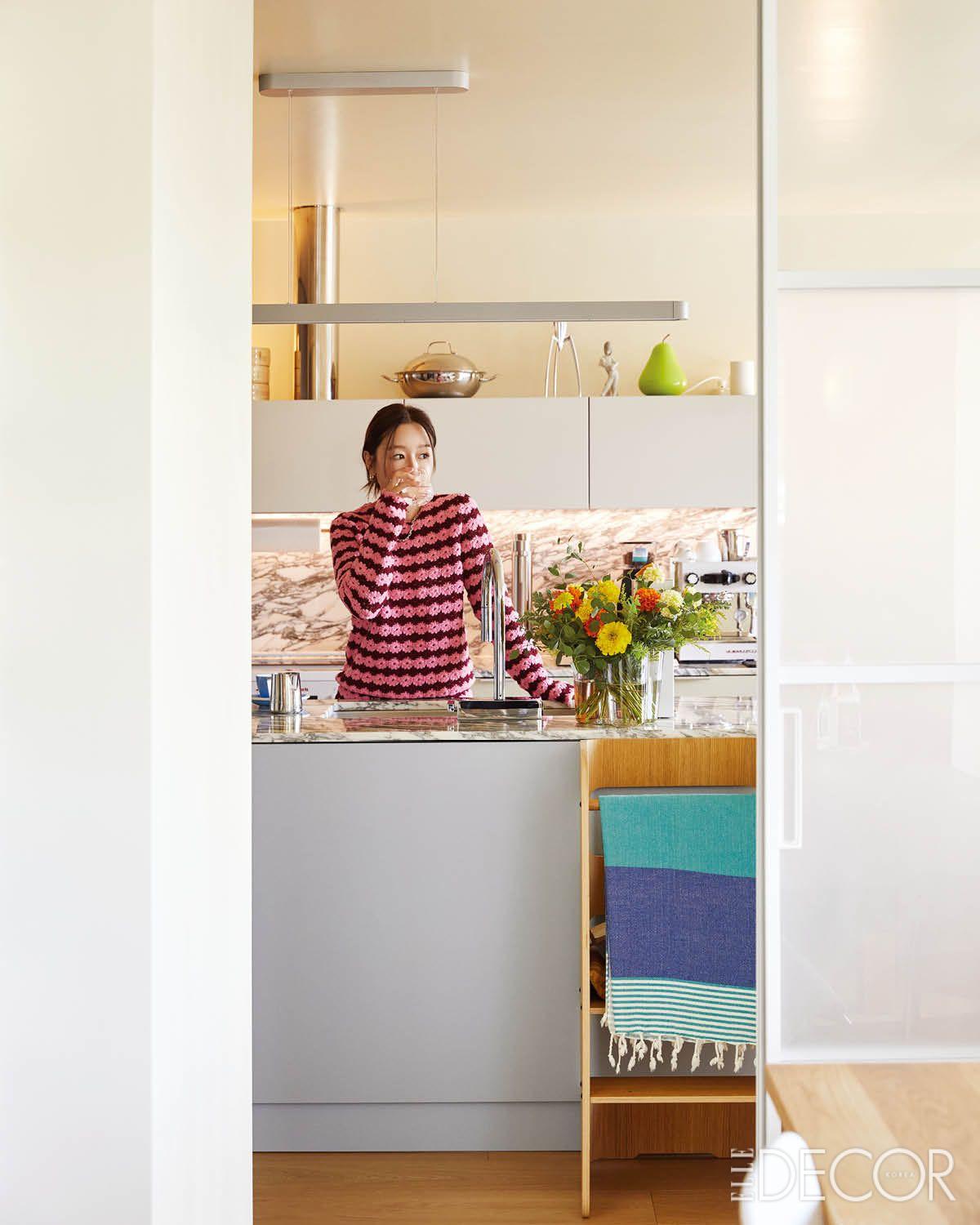 부엌에 선 정재연.