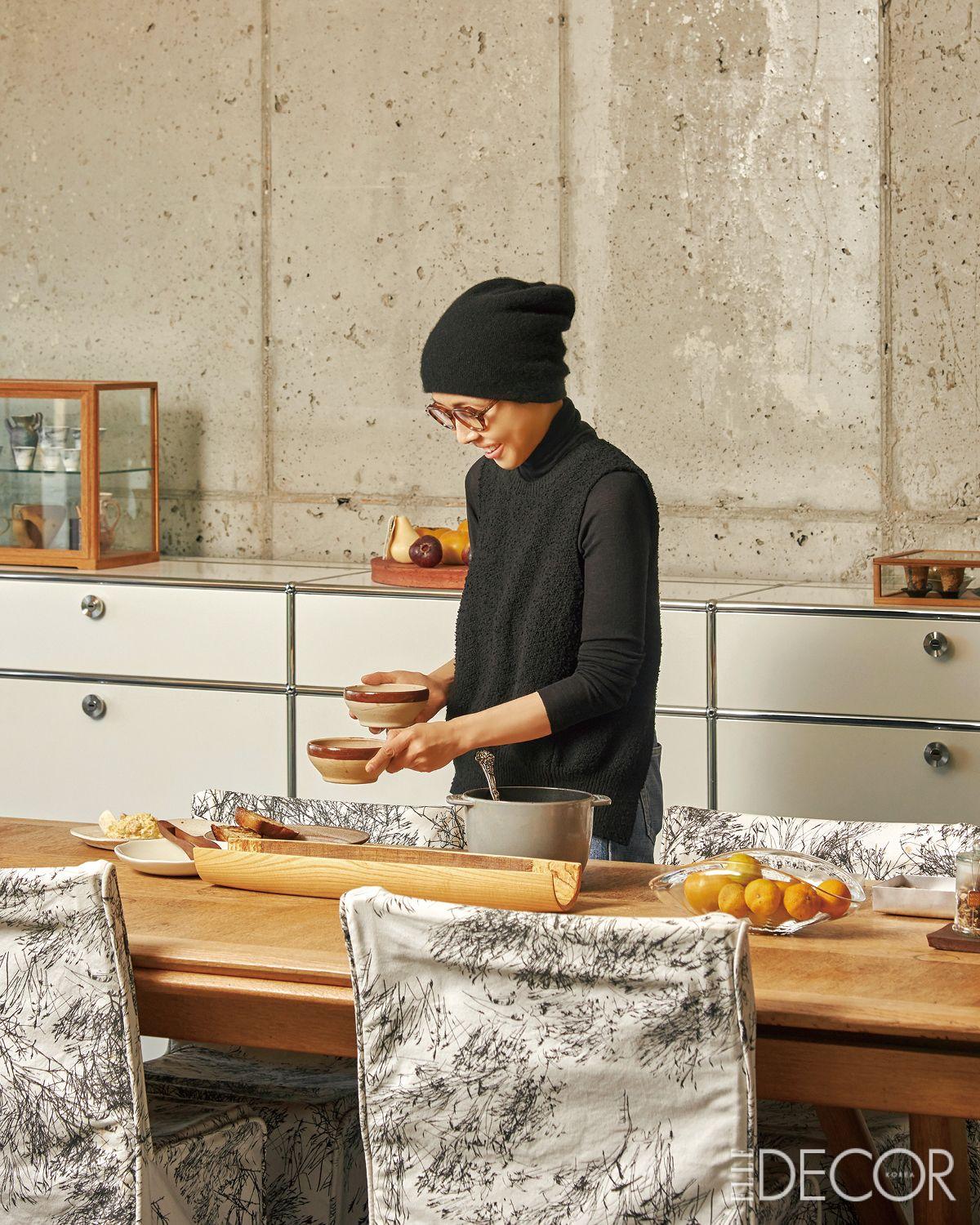 쿠킹 클래스와 요리 메뉴 개발, 출판, 컨설팅 등 식문화 전반에 걸친 사업을 운영하는 이소영 대표. 