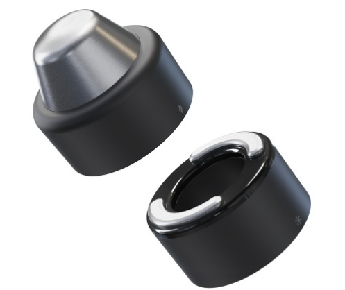 긴장을 완화하고 얼굴 근육을 푸는 데 효과적인 ‘핫 링’과 부기를 가라앉히고 민감함과 불편감을 완화시키는 ‘콜드 링’을 별도 구매해서 사용할 수 있는 테라페이스 프로 핫 링&콜드 링, Therabody.