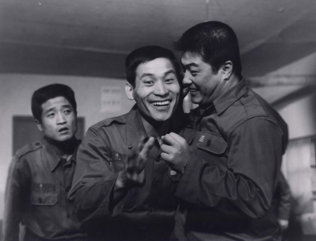 병사와 아가씨들 스틸컷 