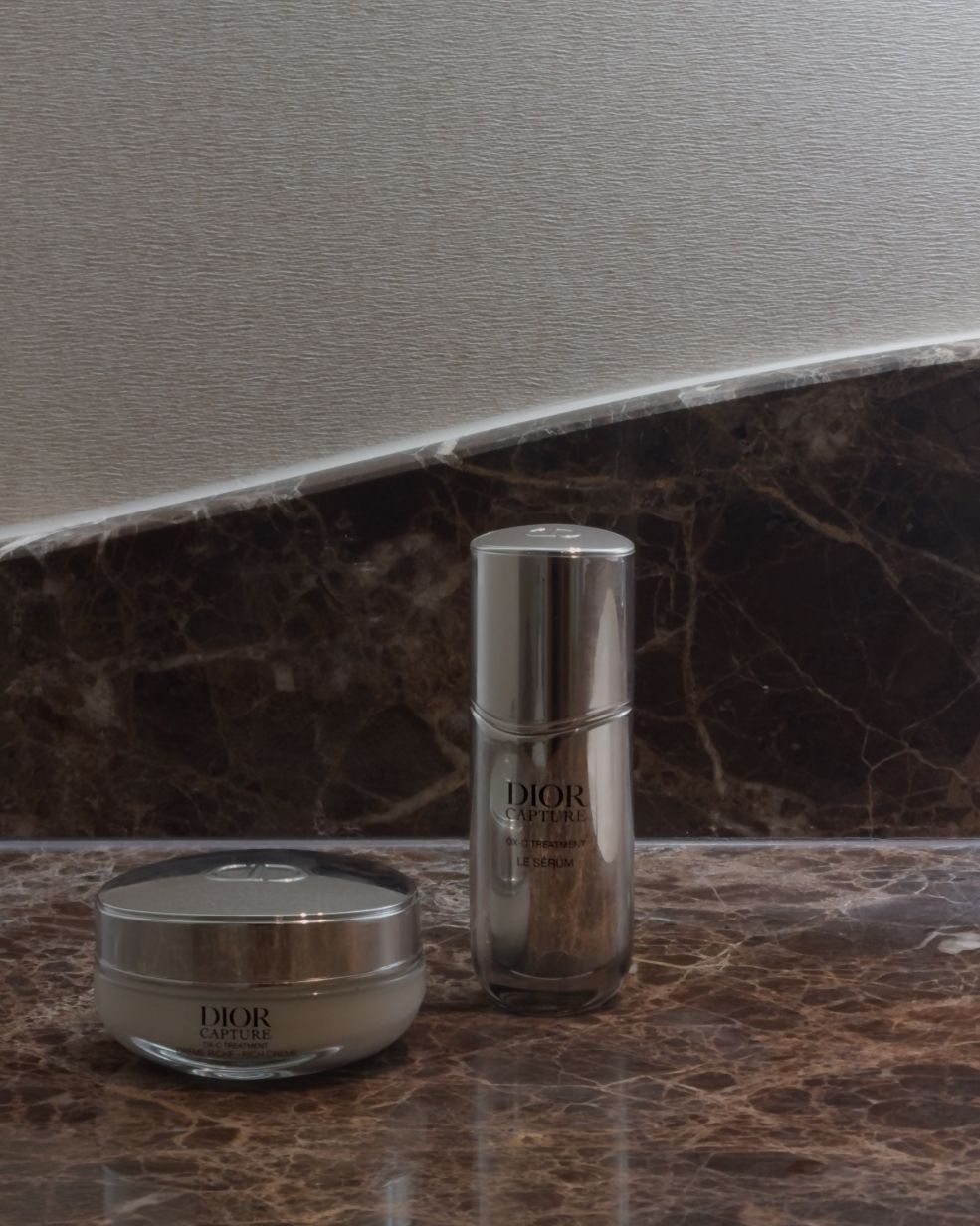 (왼)디올 캡춰 크렘므 리치 (오)디올 캡춰 르 세럼