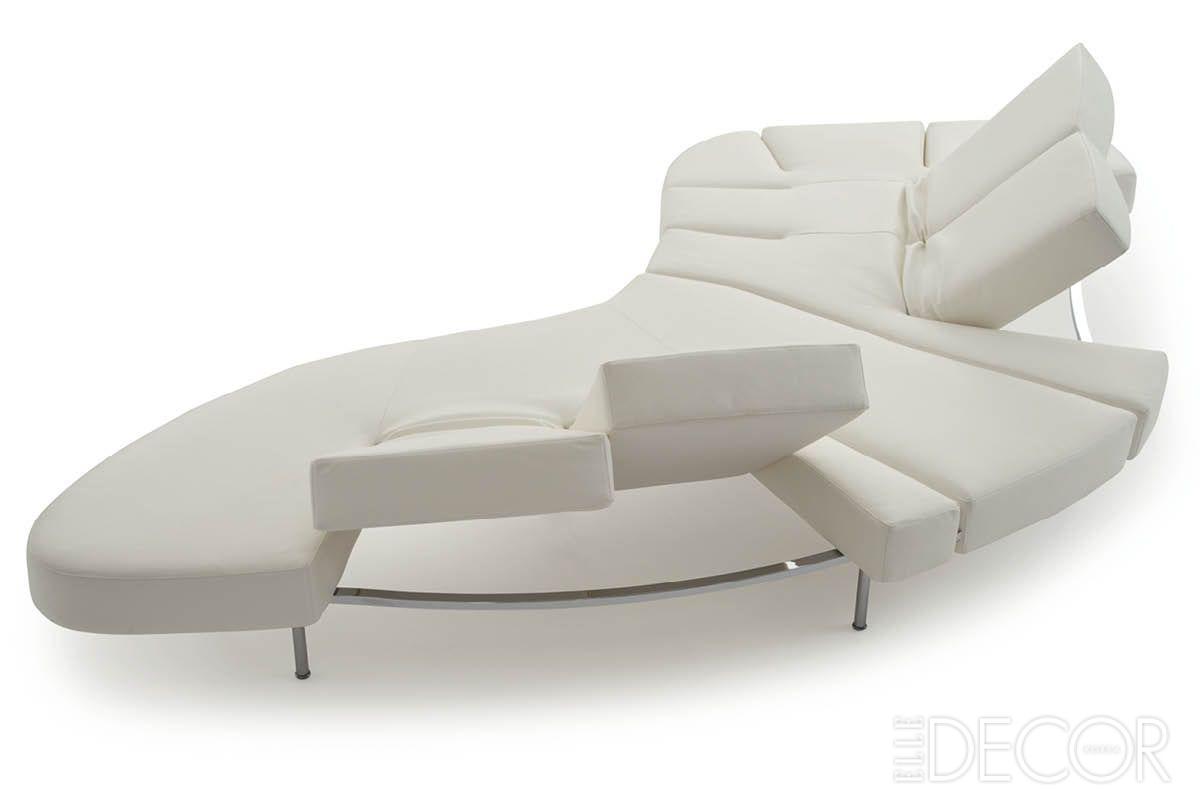 신소재 젤리폼과 깃털로 패딩 처리해 얼음층과 유사한 질감을 표현해 냈다. 플랩(Flap) 소파는 하나의 구조에서 다양한 사용을 가능하게 하는 진정한 멀티퍼포즈 가구다. 