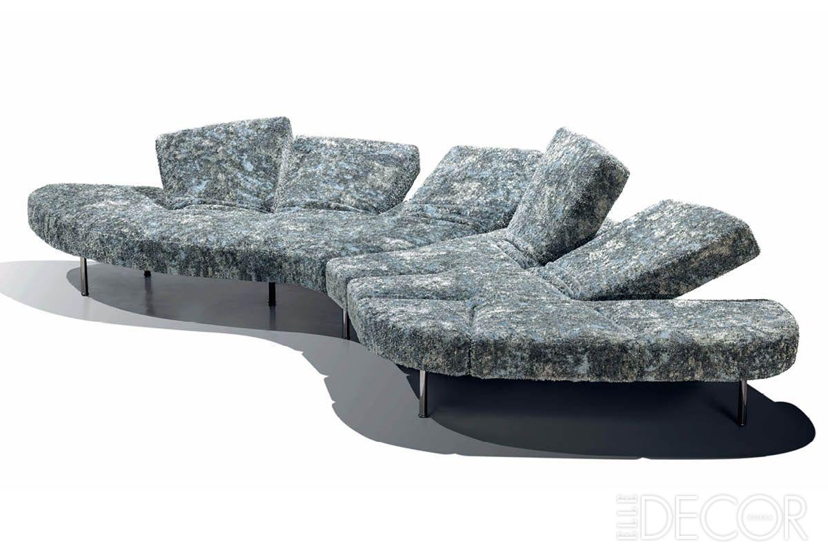 두께는 14cm에 불과하지만, 아홉 개의 모듈이 여섯 단계의 각도로 조절된다. 등받이, 팔걸이, 헤드레스트, 좌석, 풋레스트 등 자유롭게 활용 가능하다.