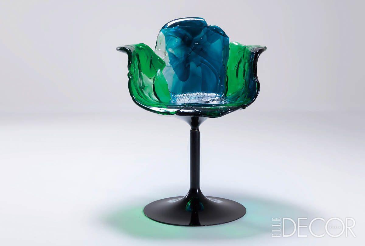 한 송이 꽃을 연상시키는 엘라 암체어(Ella Armchair)는 수작업으로 제작돼 각 제품이 단 하나의 고유 형태를 지닌다. 