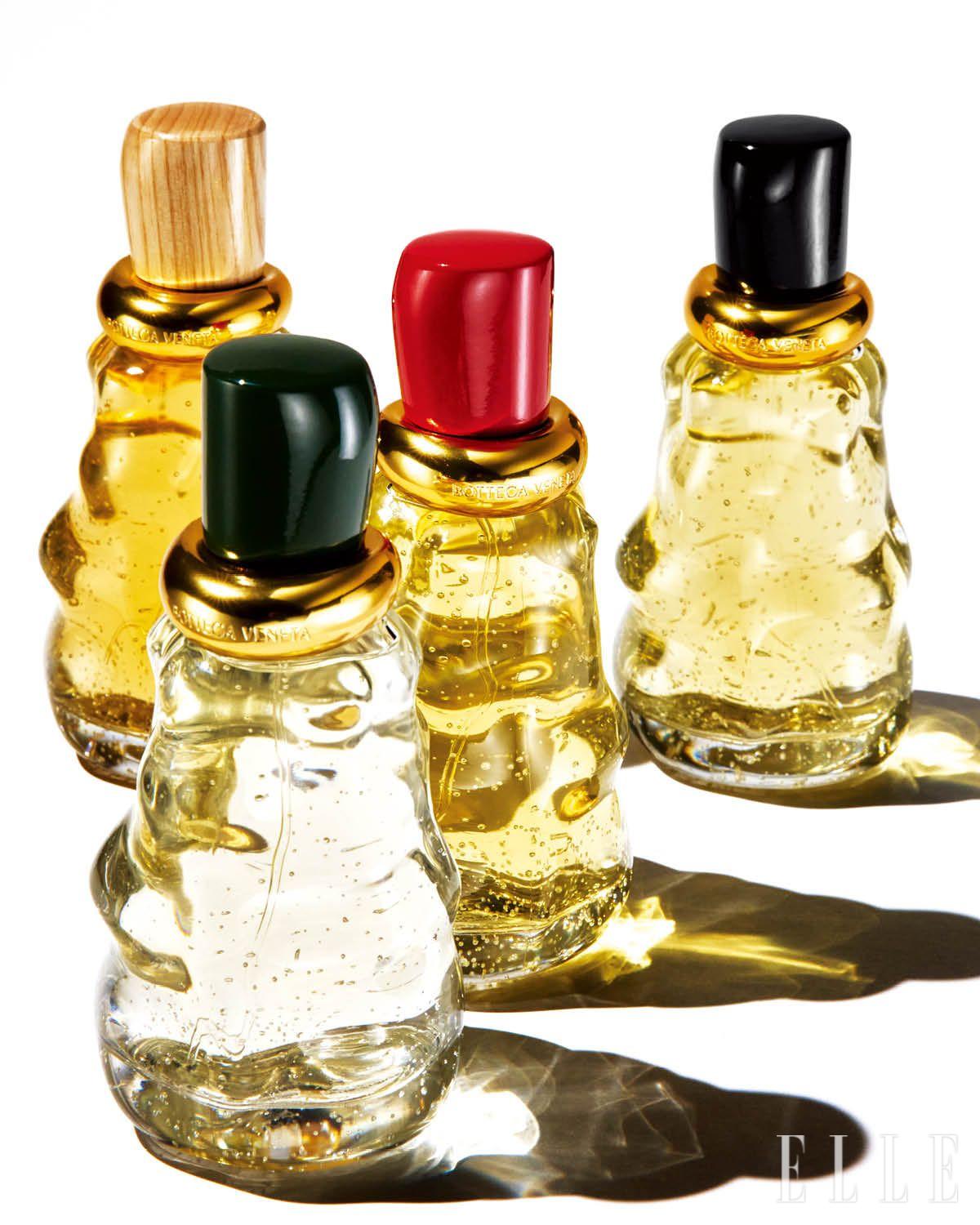 아쿠아 살레 오 드 퍼퓸, 콜포 디 솔레 오 드 퍼퓸, 컴 위드 미 오 드 퍼퓸, 알케미 오 드 퍼퓸, 각 67만원, Bottega Veneta.