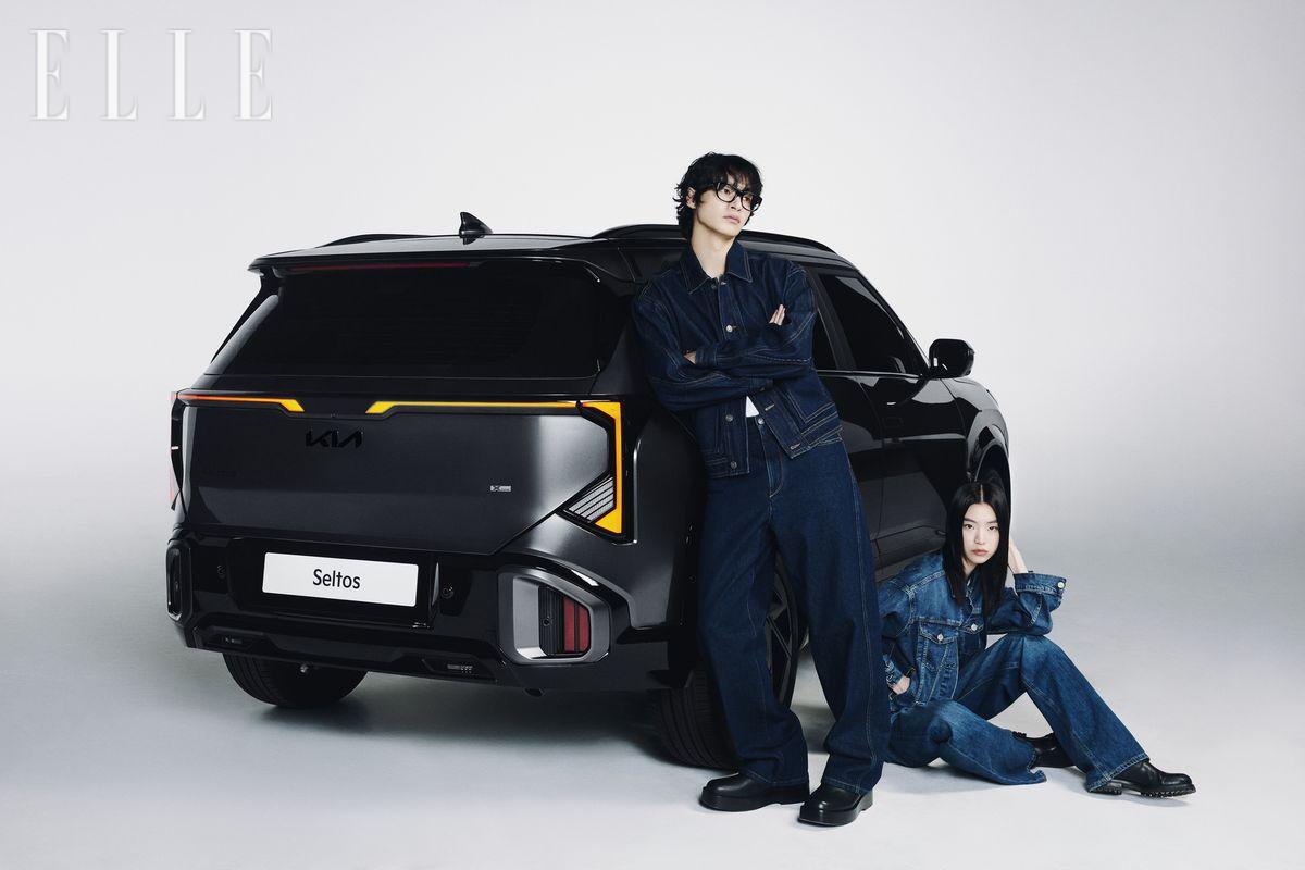 채종석이 입은 재킷과 팬츠는 모두 Isabel Marant. 부츠는 Bottega Veneta. 안경은 스타일리스트 소장품. 제이가 입은 재킷과 팬츠는 모두 Polo Ralph Lauren. 부츠는 Dolce & Gabbana.