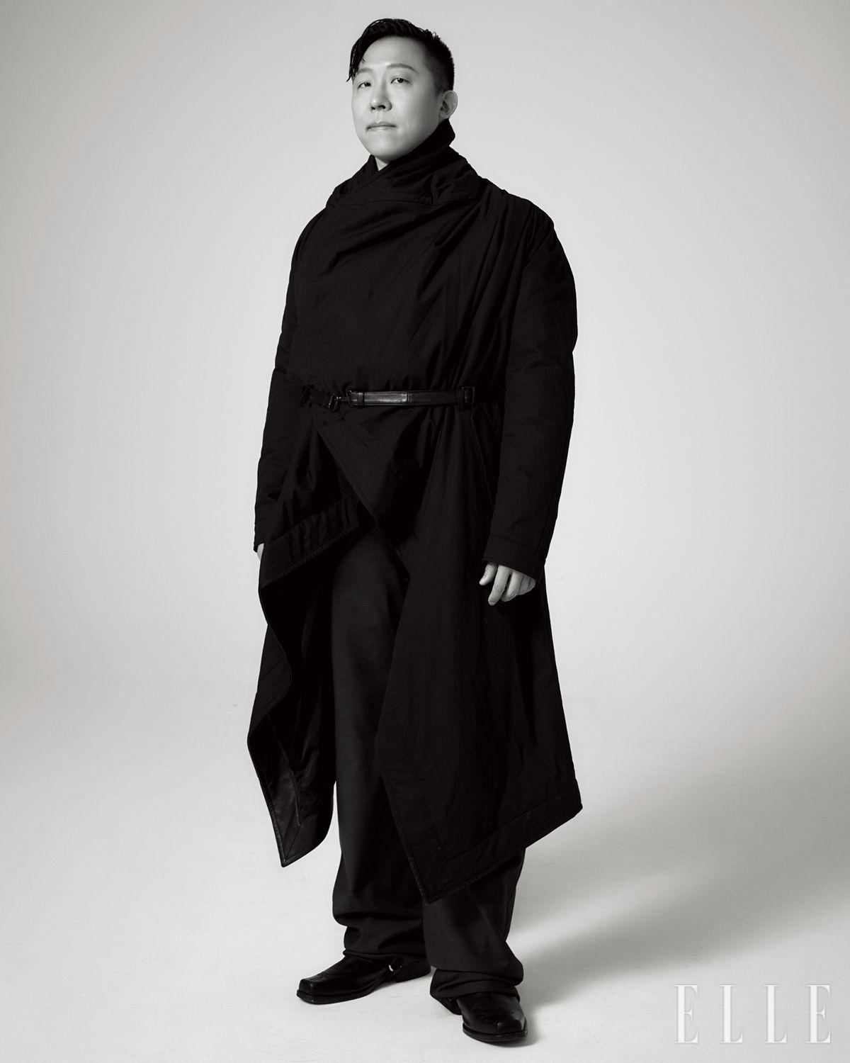 블랙 케이프는 Julius. 