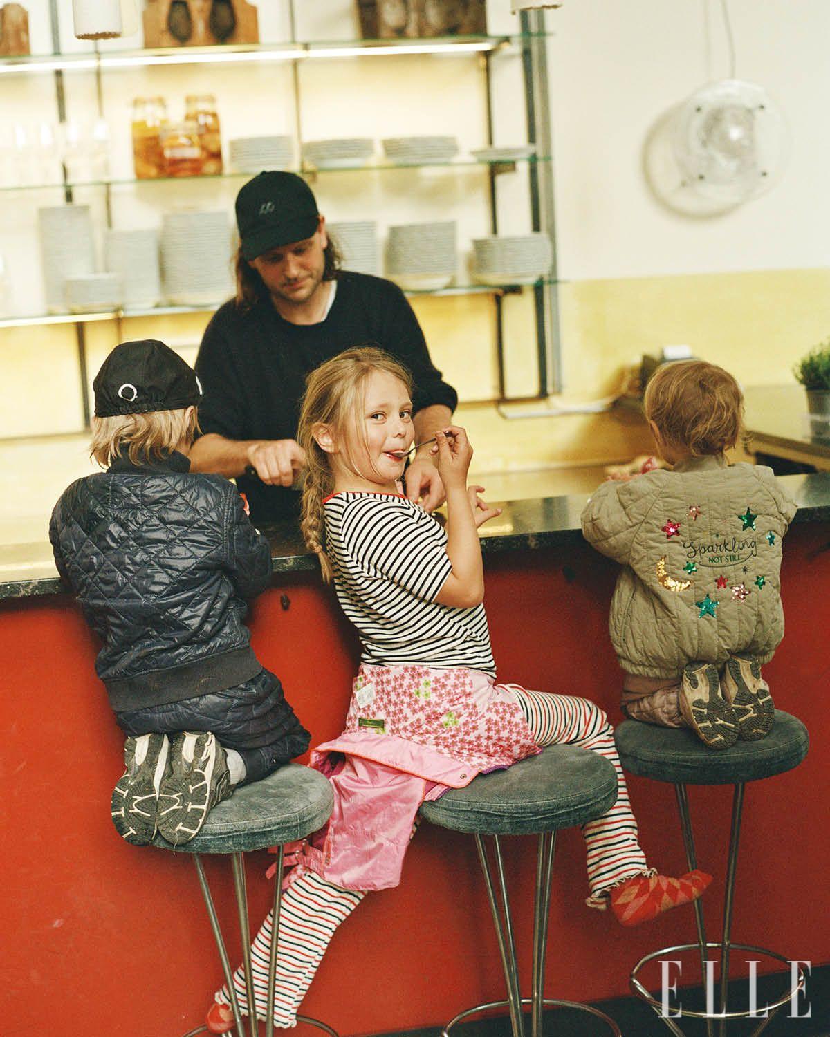 덴마크 코펜하겐을 기반으로 활동하는 유명 셰프이자 레스토랑 경영자 프레데릭 빌레 브라헤(Frederik Bille Brahe). 세 아이의 아버지이기도 한 그는 넷째아이의 탄생을 앞두고 있다. 