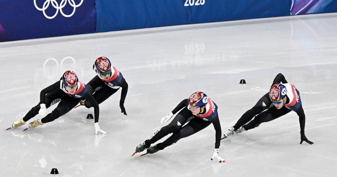 쇼트트랙 선수들의 공식 훈련 현장 사진 