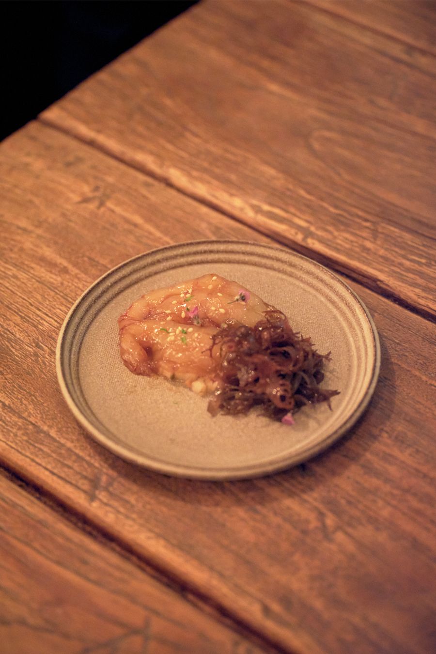 라이크 레스토랑의 타이치 하라 셰프가 자신만의 미각으로 재해석한 간장 새우.