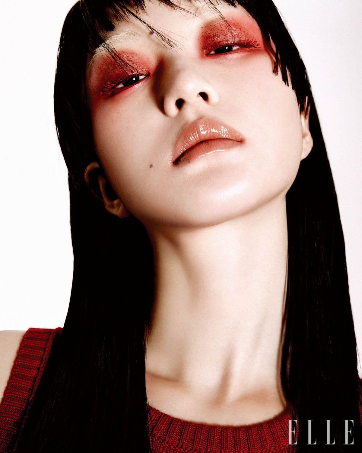 레드 니트 베스트는 ROKH.