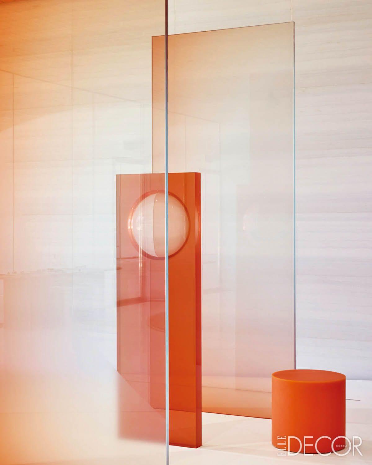 지난가을 애플 신제품 발표 현장에 설치된 작품. 레진과 유리 등 다양한 재료를 혼합한 설치미술 작품으로 애플 파크에 영구 전시될 예정이다.