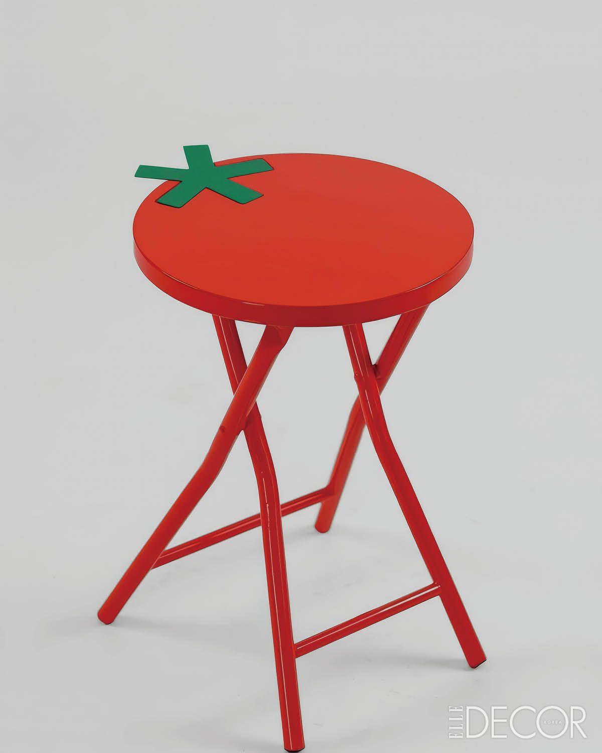 ‘피디엠 브랜드(PDM Brand)’에서 한정판으로 선보이는 싱싱한 토마토 스툴. 