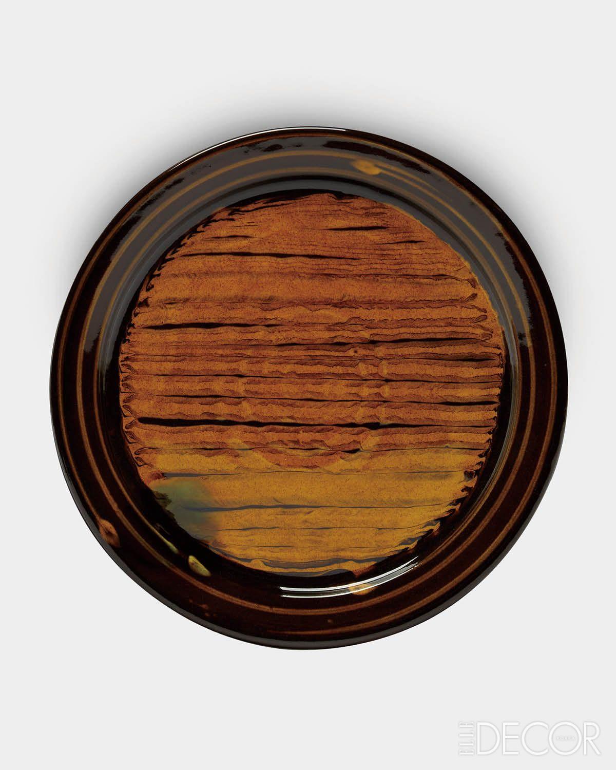 마이크 페리(Mike Parry)의 슬립웨어 디저트 플레이트.