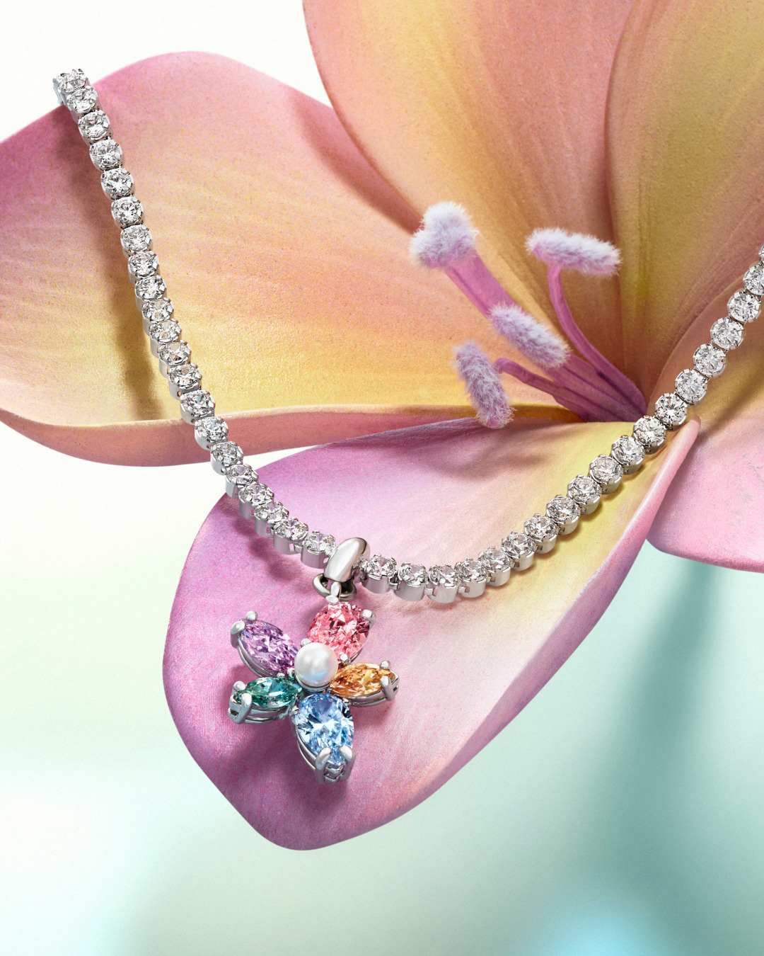 아리아나 그란데 캡슐 컬렉션 플라워 모티프 네크리스.