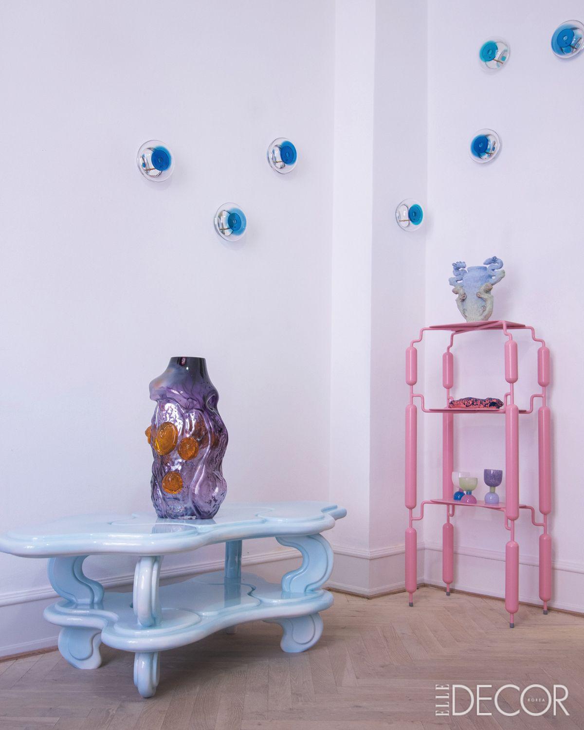 2025년 ‘스리데이즈오브디자인’ 기간 동안 연출한 큐레이팅 전시 <페르소나 Persona>.