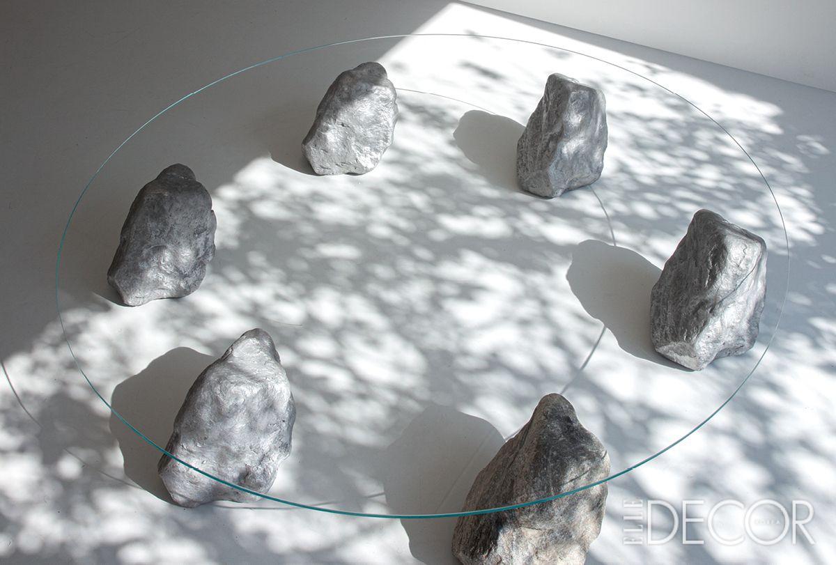 자연 소재와 산업 구조물의 접점을 고심해 만든 ‘Proportions of Stone’ 시리즈.