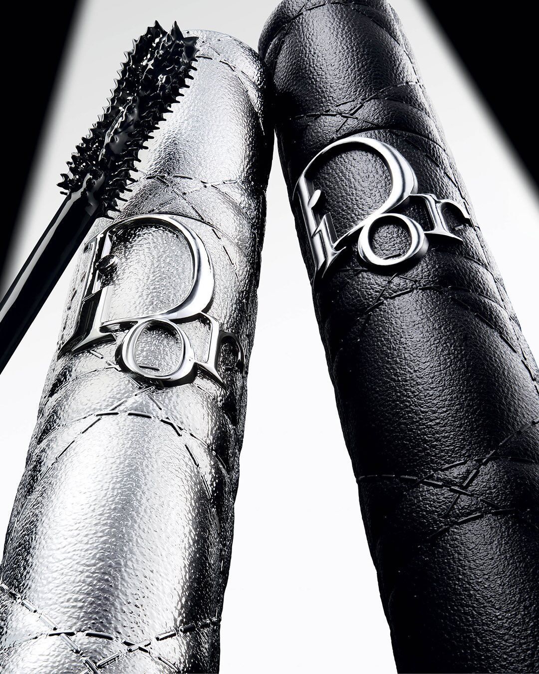 왼쪽부터) NEW 디올쇼 오버 볼륨 워터프루프, 6만5천원대. NEW 디올쇼 오버 볼륨, 6만 2천원대.