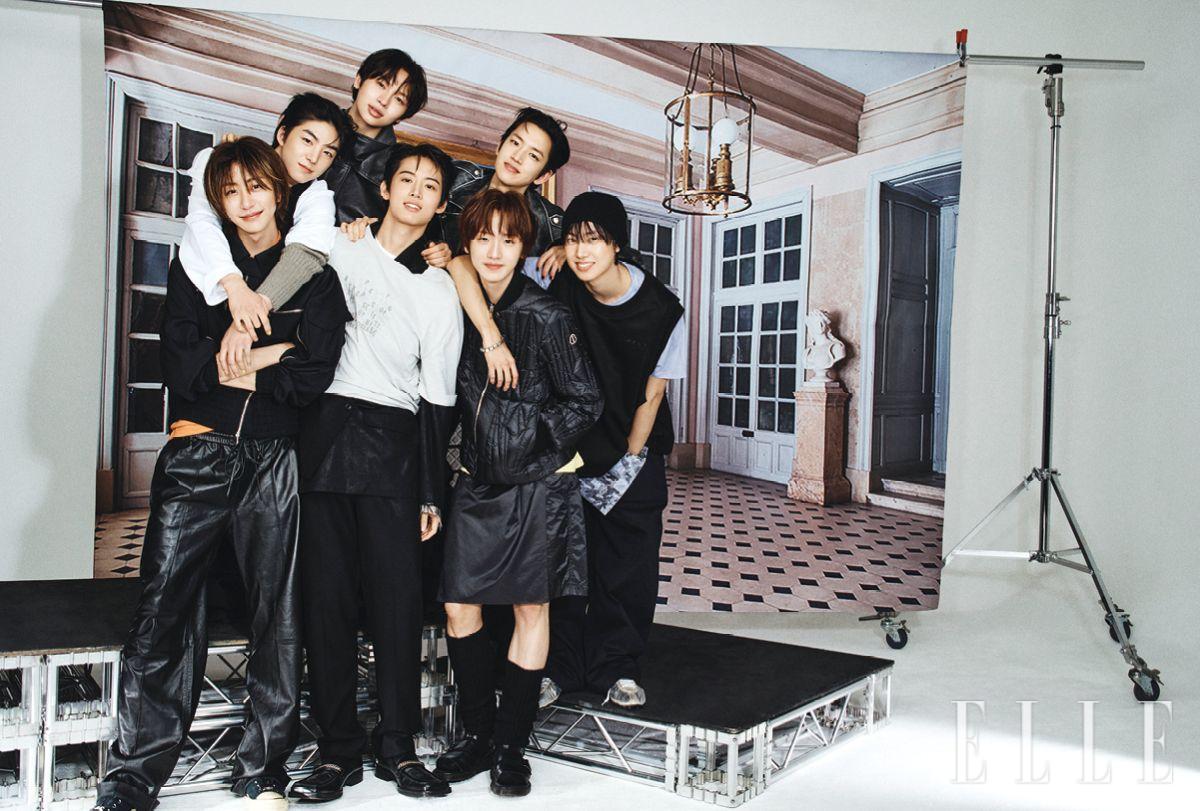 왼쪽부터 원빈이 입은 재킷은 Staffonly by Adekuver. 피케 셔츠는 Lacoste. 레더 팬츠와 슈즈는 에디터 소장품. 준혁이 입은 슬리브리스 톱과 팬츠는 모두 Y-3. 티셔츠와 니트 워머는 모두 에디터 소장품. 유찬이 입은 레더 재킷은 Re Rhee. 팬츠는 Bape. 용훈이 입은 수트와 티셔츠는 모두 Maison Margiela. 슈즈는 에디터 소장품. 민재가 입은 재킷은 Onitsuka Tiger. 세민이 입은 재킷과 쇼츠, 삭스는 모두 Moncler x Rick Owens. 샌들은 Dr. Martens. 티셔츠는 에디터 소장품. 성현이 입은 슬리브리스 톱과 팬츠는 모두 Juun.J. 티셔츠는 Gimaguas. 스니커즈는 Maison Margiela. 팔찌는 Vaxine.