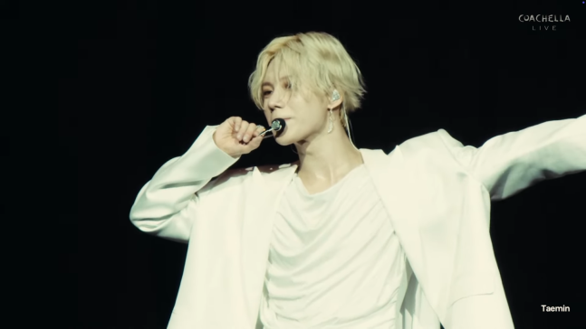 코첼라 무대에 오른 태민 