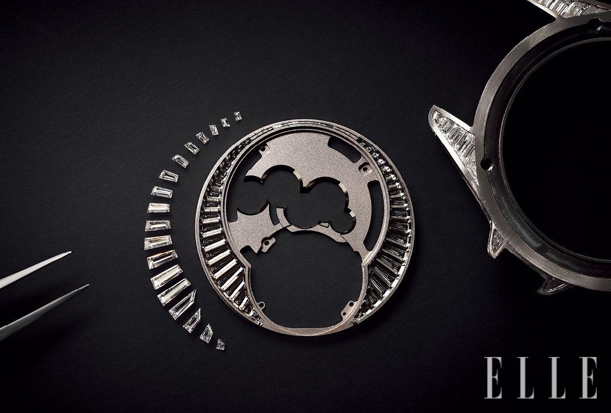 ‘J12 다이아몬드 뚜르비옹 칼리버 5’ 워치에 다이아몬드를 세팅하는 과정.