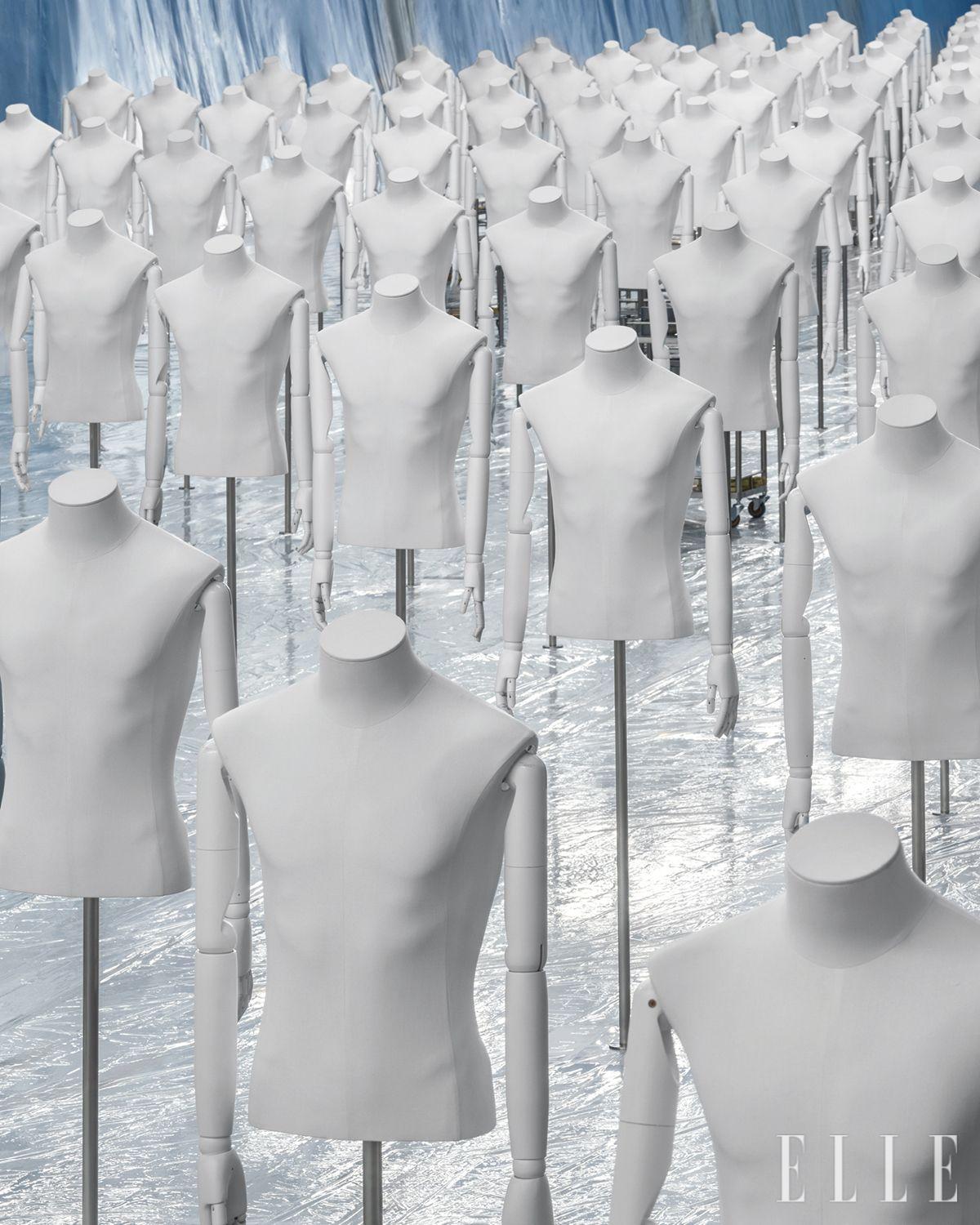 흰색 페인트로 흔적을 남기는 비앙케토를 기념하는 <비앙케토: 아틀리에 익스피리언스>. 