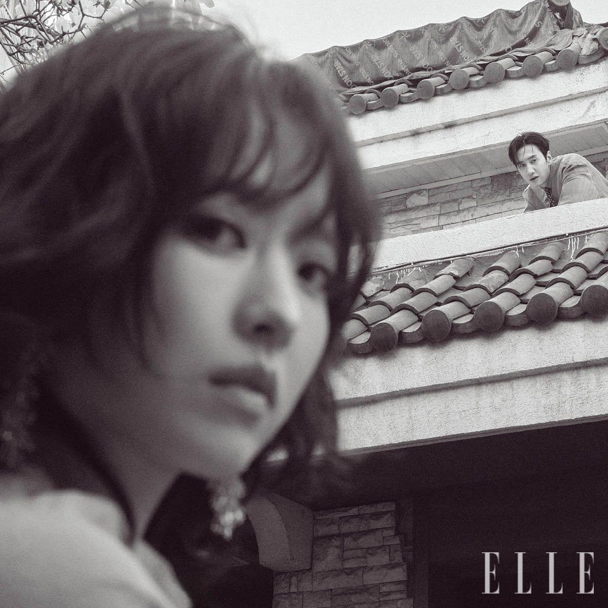 박보영이 입은 카디건은 Shushu/Tong. 이어링은 Self-Portrait. 이광수가 입은 블레이저와 셔츠, 타이는 모두 Ferragamo. 