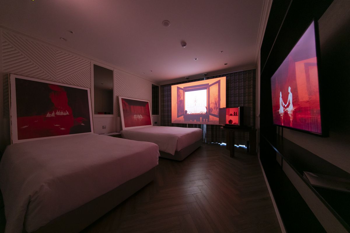 아트버스 갤러리의 '제네시스 카이' 작가의 룸.