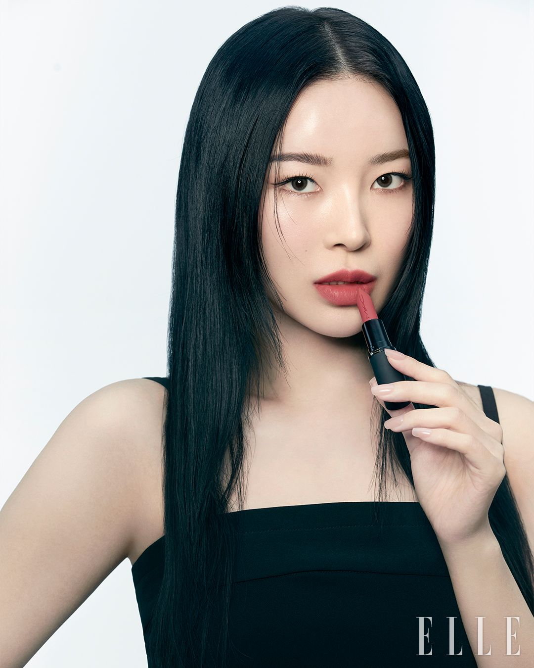 파우더 키스 헤이지 매트 립스틱, 스테이 큐리어스, 4만2천원, M·A·C