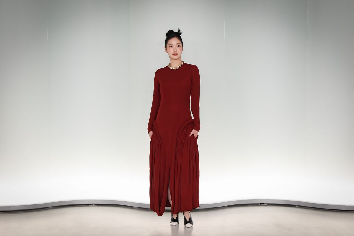 서울에서 진행된 샤넬 2026 공방 컬렉션 쇼에 참석한 김고은