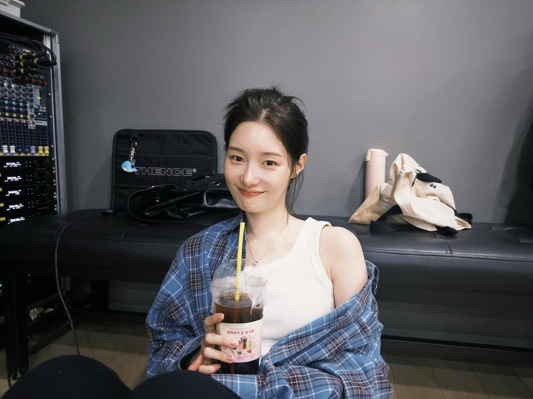 @j_chaeyeoni
