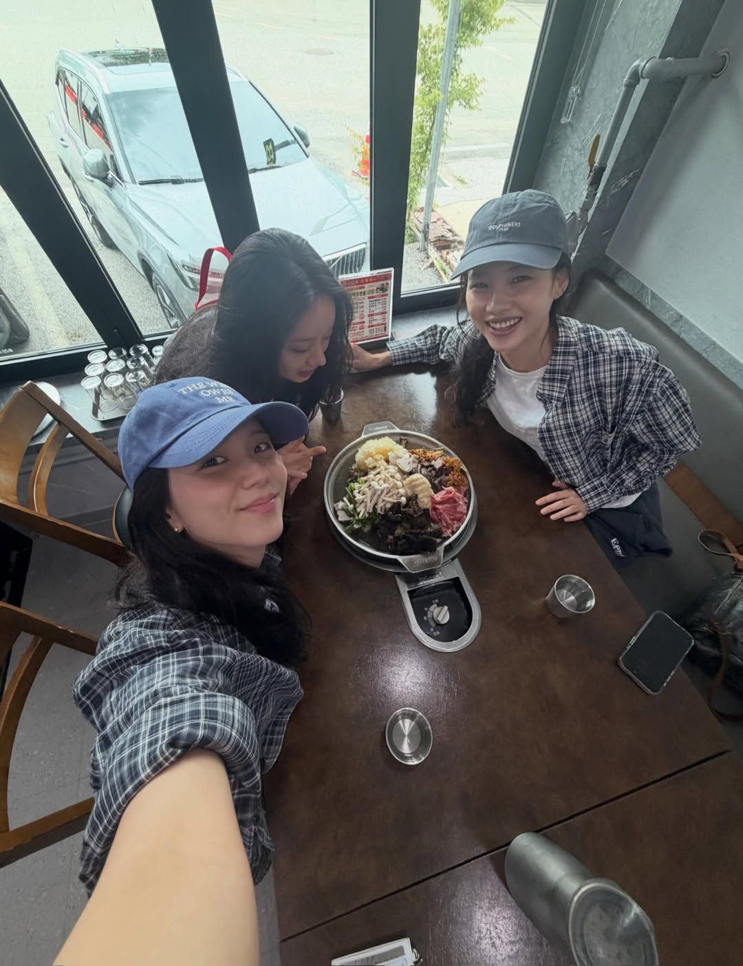 혜리와 지수, 정호연 