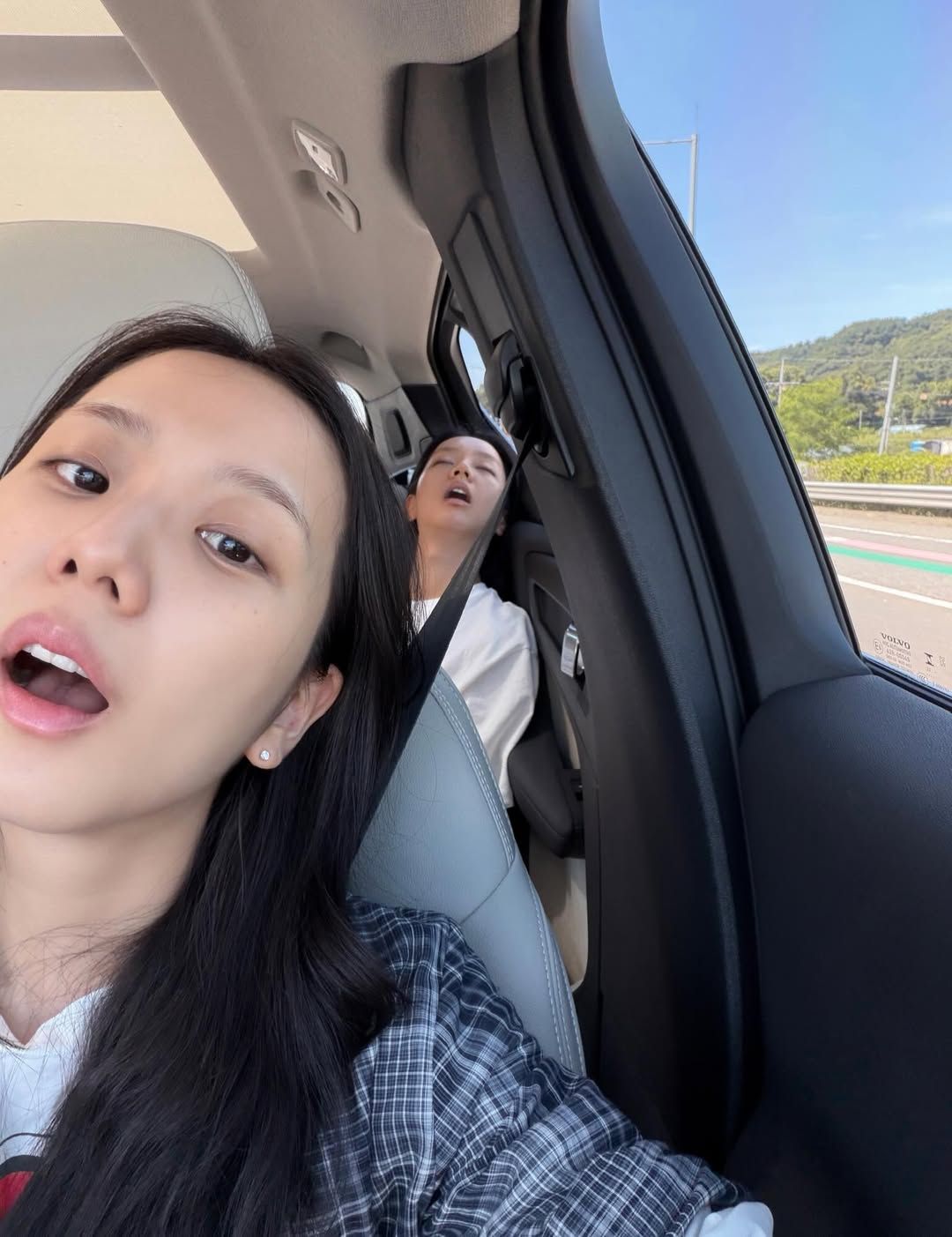 혜리와 지수, 정호연 