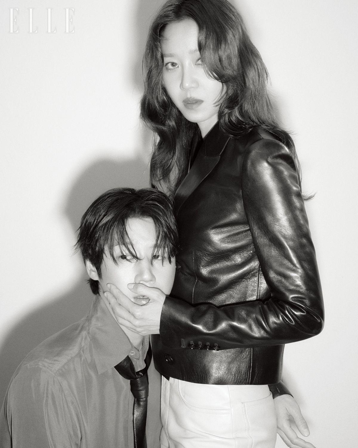 정준원이 입은 카키 셔츠는 Valentino. 타이는 스타일리스트 소장품. 공효진이 입은 레더 재킷과 슬리브리스 톱, 팬츠는 모두 Tom Ford.