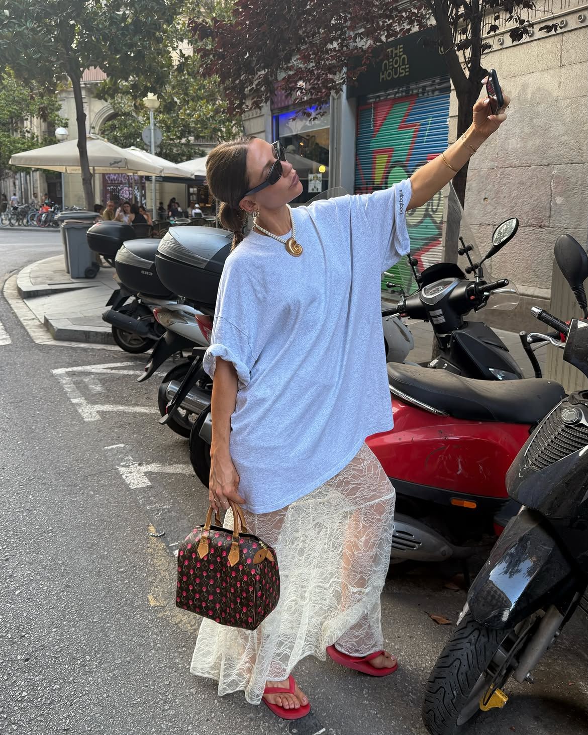 @whatgigiwears