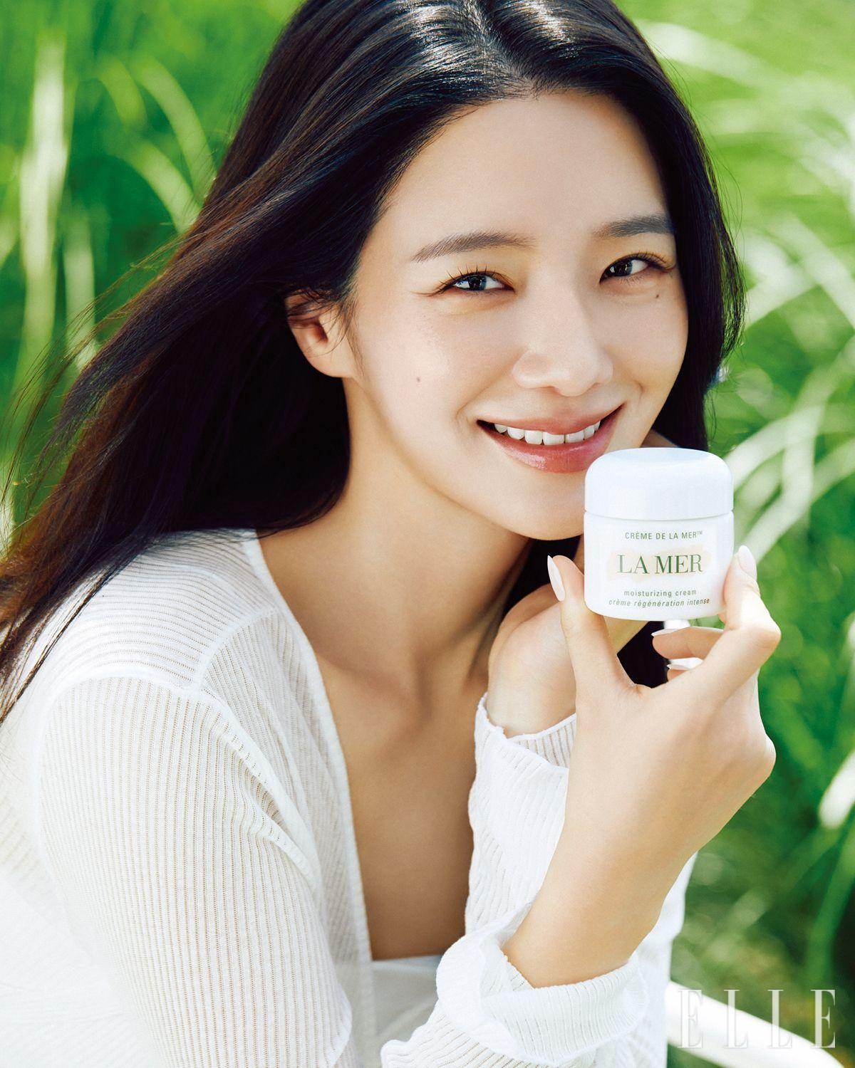 박규영과 싱그러운 아침을 여는 크렘 드 라 메르, 60ml 59만원대, La Mer.