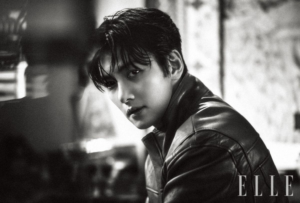 레더 재킷은 Noir Larmes.