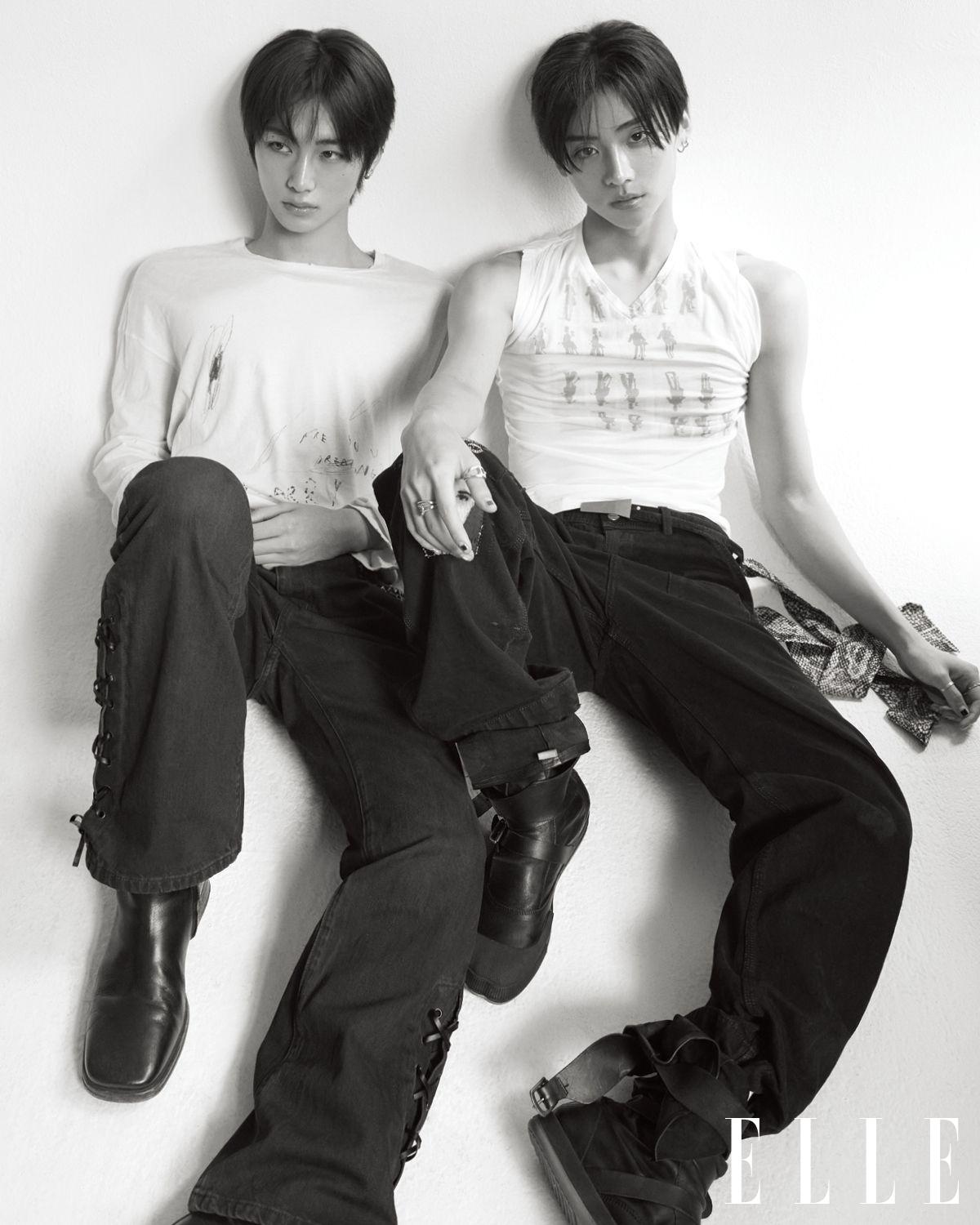 안신이 입은 롱 슬리브는 Ann Demeulemeester. 팬츠는 Troubled Waters. 부츠는 Acne Studios. 벨트는 스타일리스트 소장품. 상원이 입은 슬리브리스 톱은 Sf1og. 팬츠는 Enfants Riches Déprimés. 벨트는 Rick Owens. 링은 Orto. 스카프는 모두 스타일리스트 소장품.