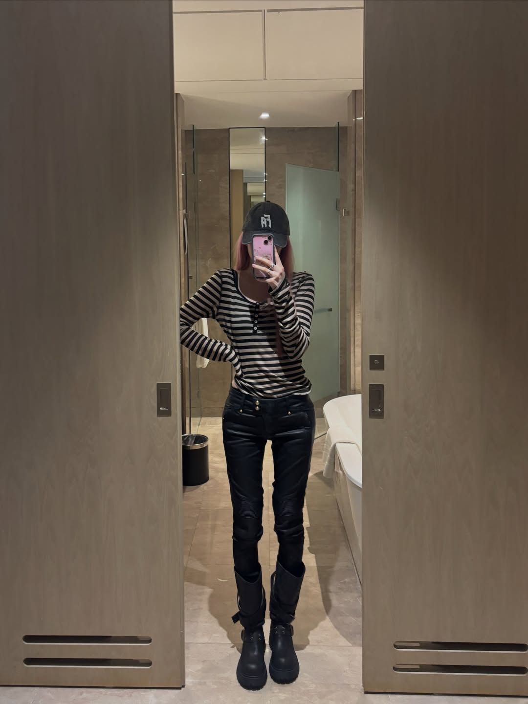 @meovv