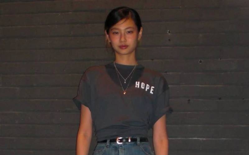 정호연이 신은 이 부츠, 청바지와 원피스에 찰떡입니다