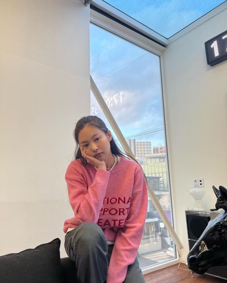 @jennierubyjane