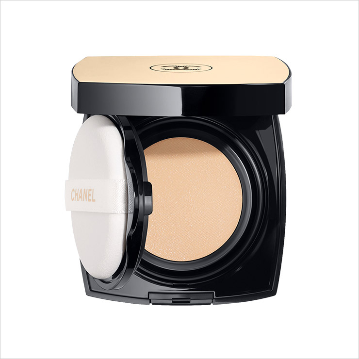 레 베쥬 젤 쿠션, 8만4천원. 모두 Chanel.