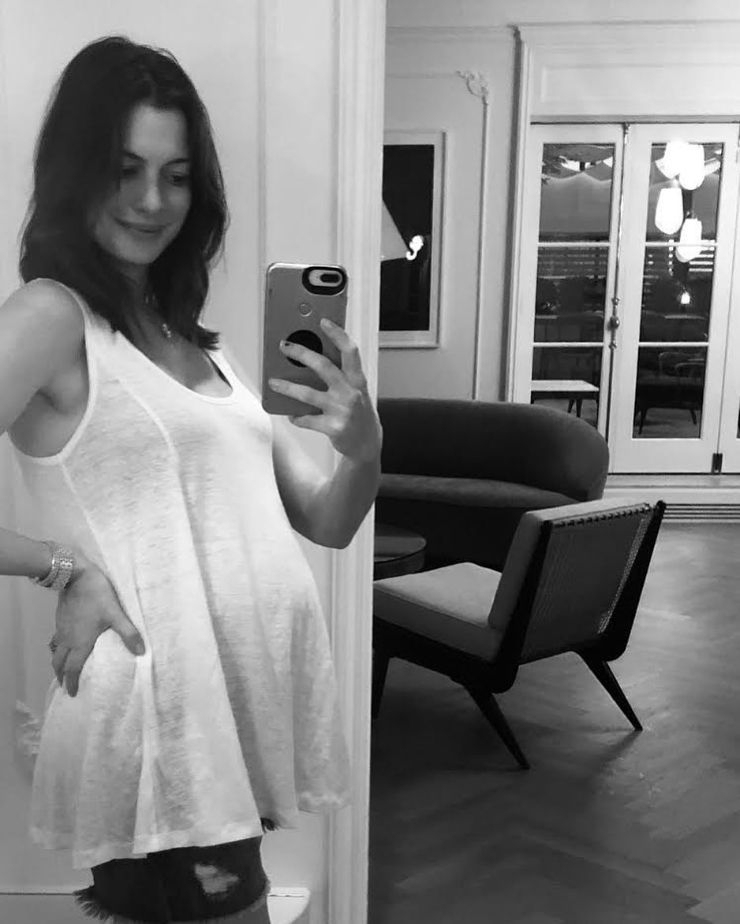  @annehathaway