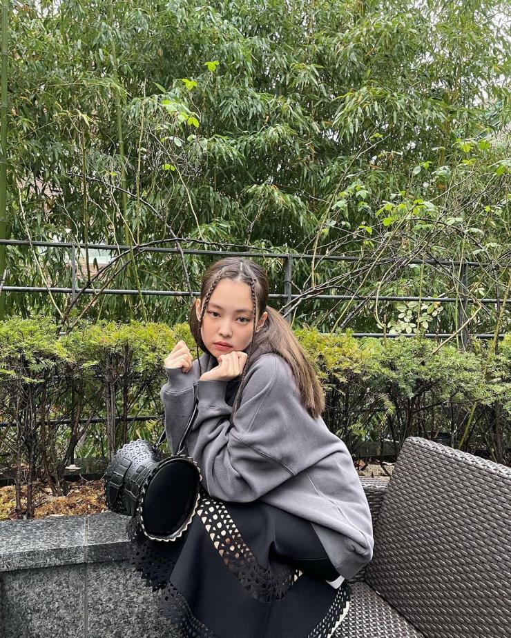 @jennierubyjane