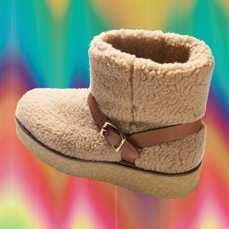 가죽 버클이 돋보이는 플랫폼 쇼트 부츠는 1백17만5천원, Tod’s.