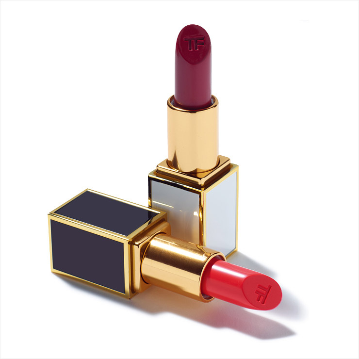 남녀 모델이 립스틱을 바르고 나온 캠페인으로 화제가 된 보이즈 앤 걸스 립스틱. 켄드릭, 헬레나, 각 4만1천원, 모두 Tom Ford Beauty. 