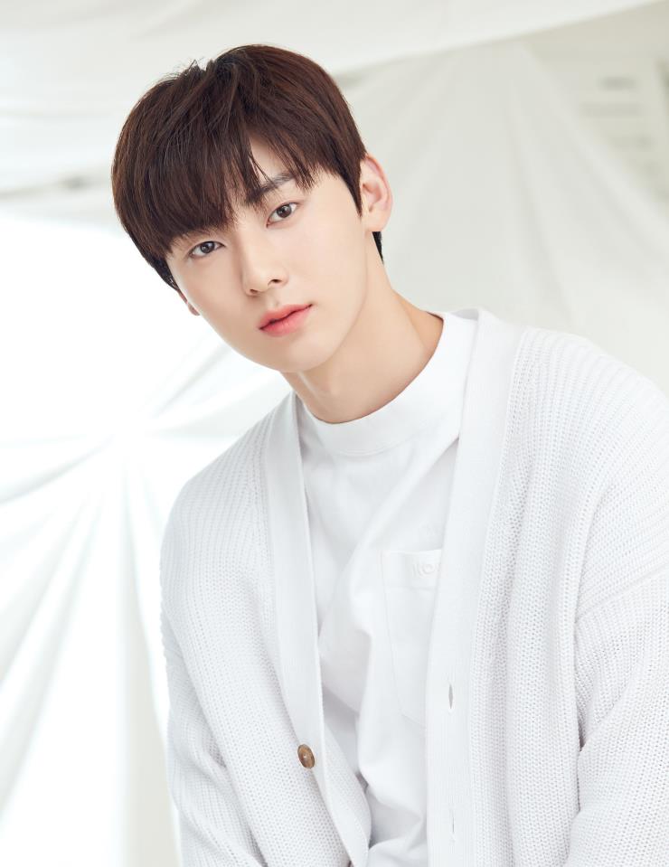 황민현 X 이니스프리