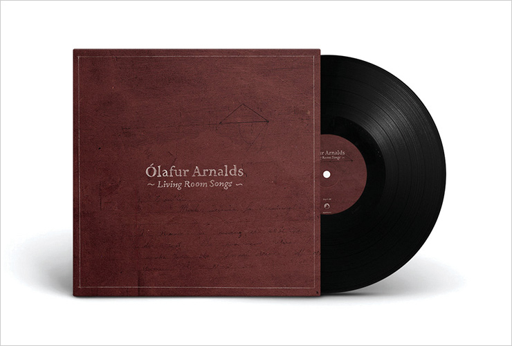 올라퍼 아르날즈의 <리빙 룸 송즈> 시적인 순간과 충만한 여유를 선사하는 아이슬란드 뮤지션 올라퍼 아르날즈의 앨범. 하루 한 곡씩 일주일 동안 녹음한 일곱 개의 곡이 담겼다. 하나의 예술 같은 녹음 과정이 담긴 유튜브 영상도 꼭 찾아보길.