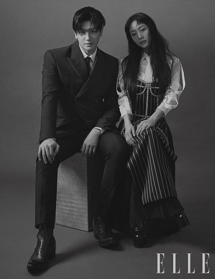 박형식이 입은 셔츠와 팬츠, 재킷과 슈즈, 타이는 모두 Prada. 전소니가 입은 화이트 타이와 셔츠, 비즈 장식의 드레스는 모두 Rokh. 슈즈는 Vetements.