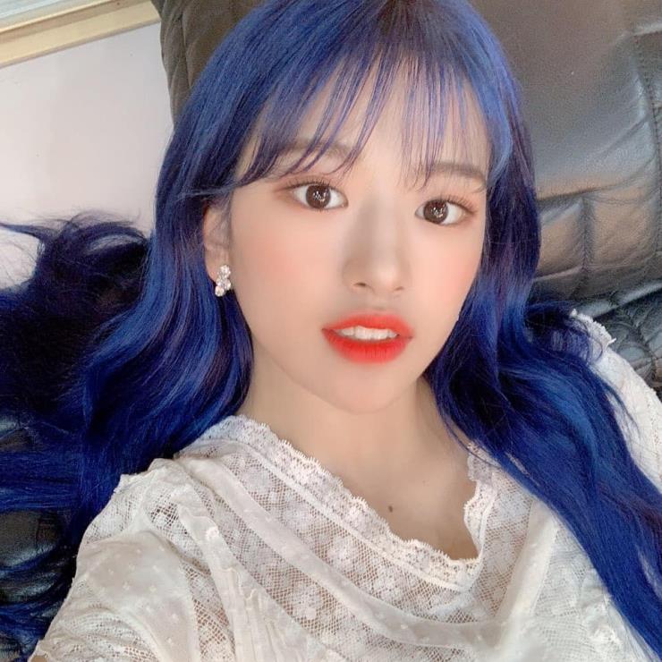 @official_izone